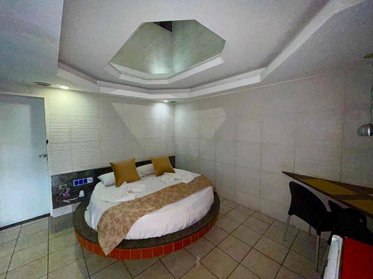 ז'אבואטו דוס גוארראפס Motel Tijuca מראה חיצוני תמונה