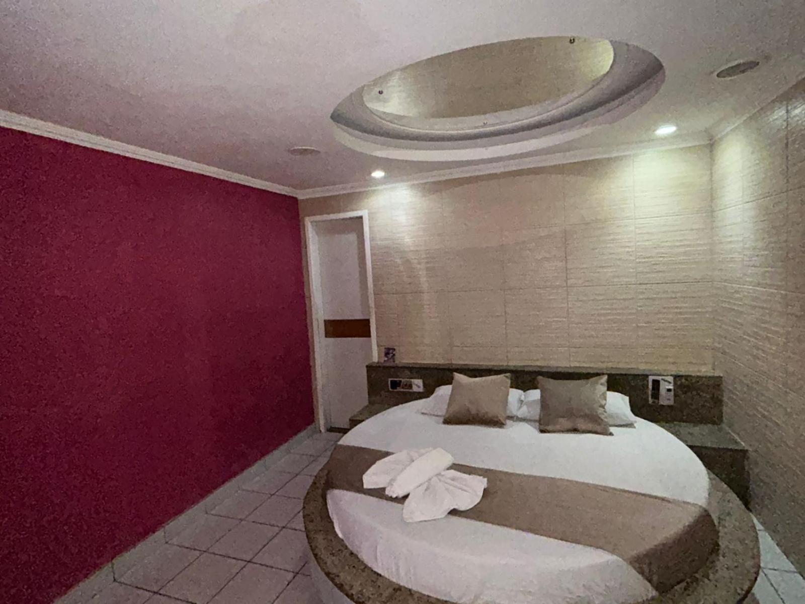 ז'אבואטו דוס גוארראפס Motel Tijuca מראה חיצוני תמונה